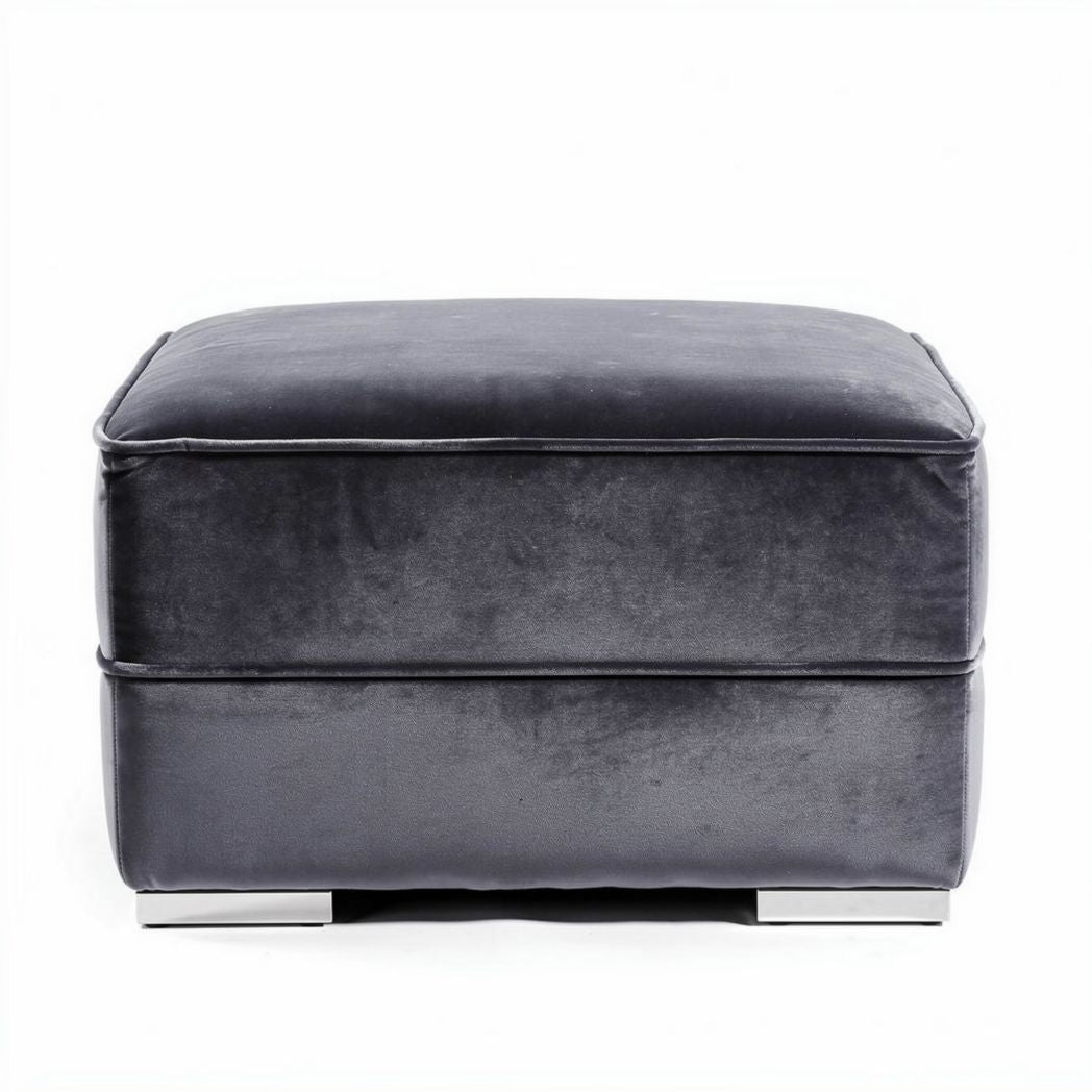Pouf quadrato in velluto grigio con base in metallo dimensioni 50 x 50 x 40cm